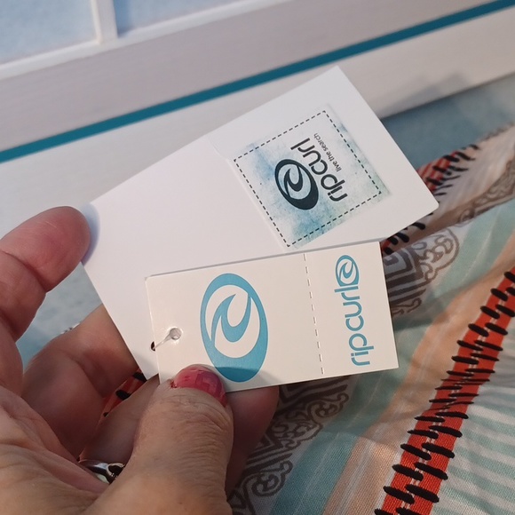 NEW! Ripcurl summer/Beach/Resort top 5437 - Picture 5 of 6